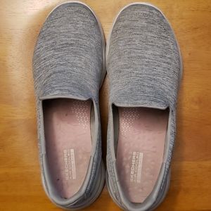 Gently used Skechers Go Walk 5 Ultra Go size 9